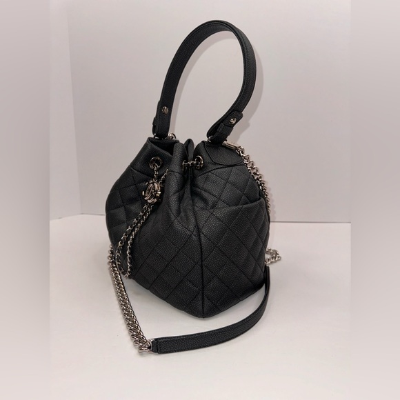 Caviar Flat Quilted CC Chain Bucket Drawstring Bag Black - Picture 5 of 14